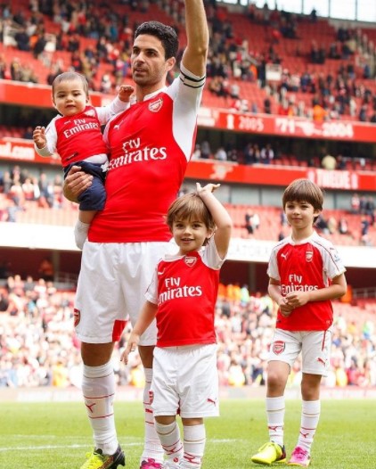 Gabriel Arteta Bernal With Father Mikel Arteta And Siblings